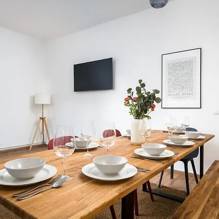 Ruhig Hell Wohnen Im Gruenen In Koepenick Fuesslaeufig Zum Wasser 25min Bis Flughafen ベルリン