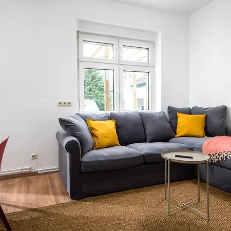 Ruhig Hell Wohnen Im Gruenen In Koepenick Fuesslaeufig Zum Wasser 25min Bis Flughafen Apartament Berlin