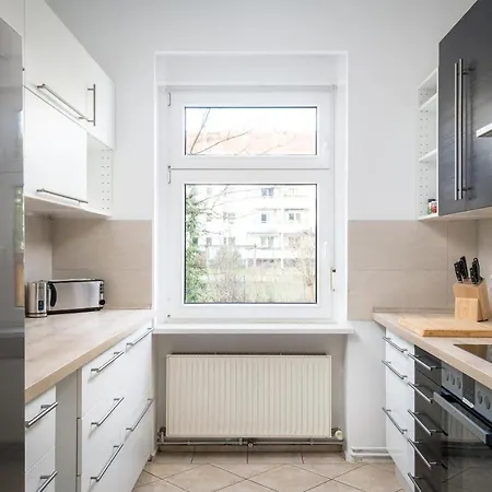 Appartement Ruhig Hell Wohnen Im Gruenen In Koepenick Fuesslaeufig Zum Wasser 25min Bis Flughafen Berlijn