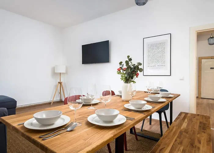 Ruhig Hell Wohnen Im Gruenen In Koepenick Fuesslaeufig Zum Wasser 25min Bis Flughafen ברלין