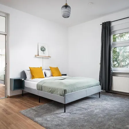 Ruhig Hell Wohnen Im Gruenen In Koepenick Fuesslaeufig Zum Wasser 25min Bis Flughafen 아파트 베를린